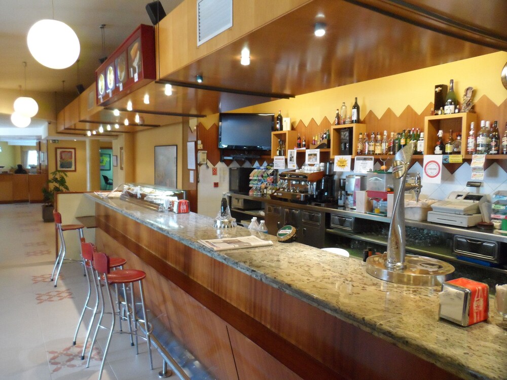 Hotel Bar
