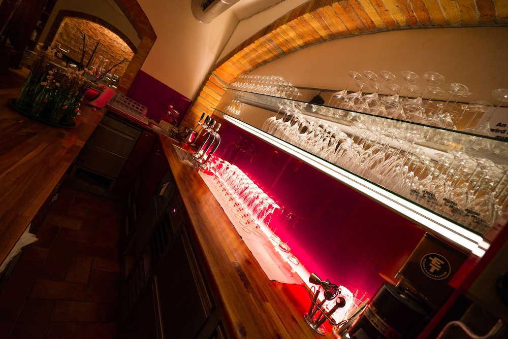 Hotel Bar
