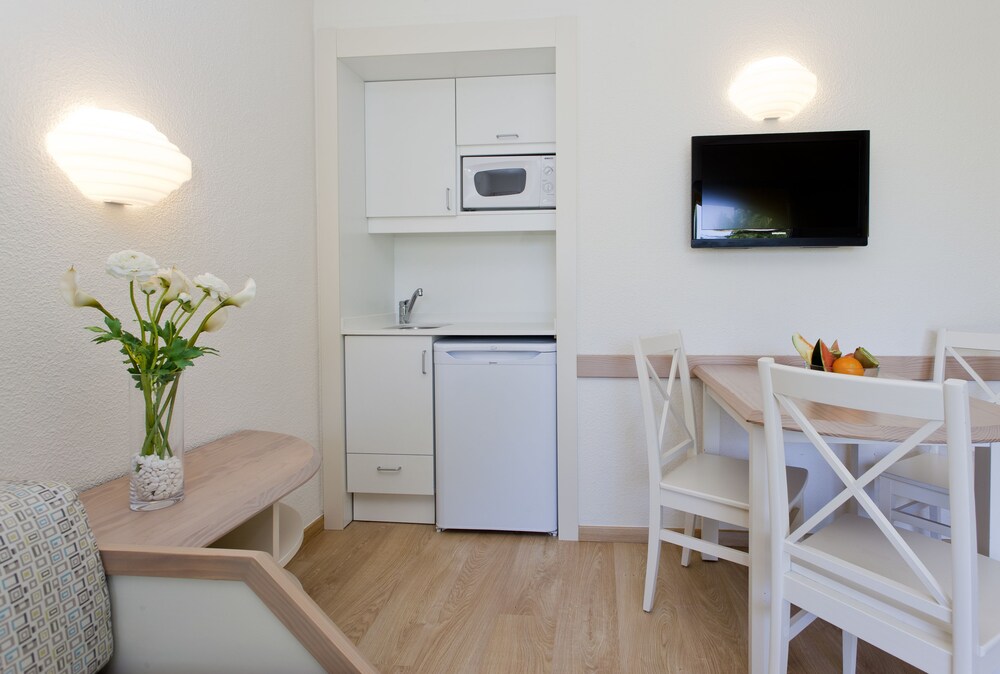 Classic Apartment, Multiple Beds, Ground Floor - In-Room Kitchen