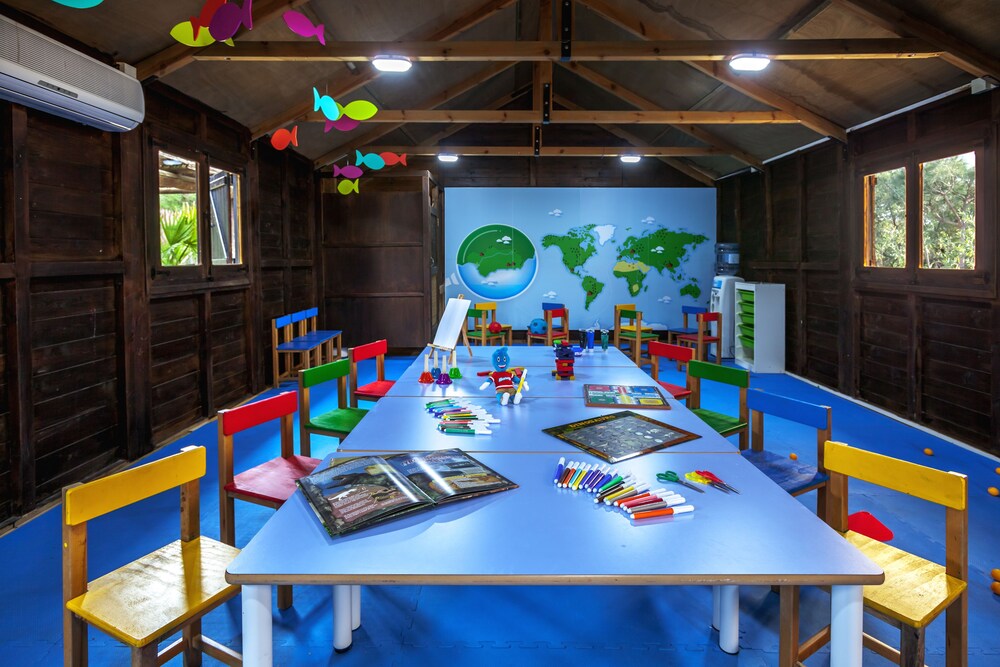 Zona de juegos infantil cubierta