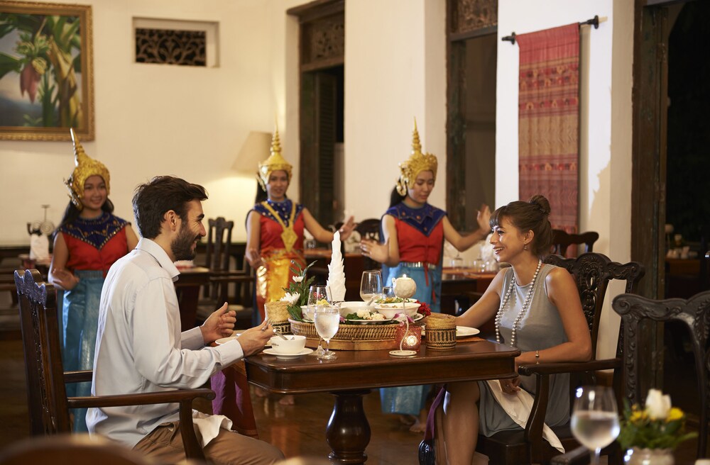 Couples Dining