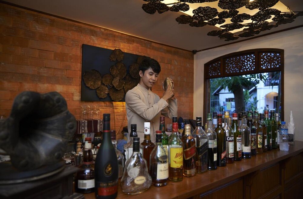 Hotel Bar