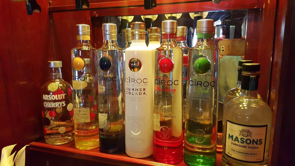 Hotel Bar