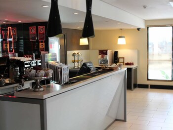 Hotel Bar