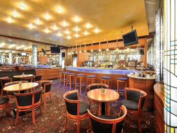 Hotel Bar