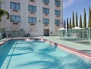 Orange County/Anaheim Vacations - Ramada Plaza Anaheim - Property Image 6