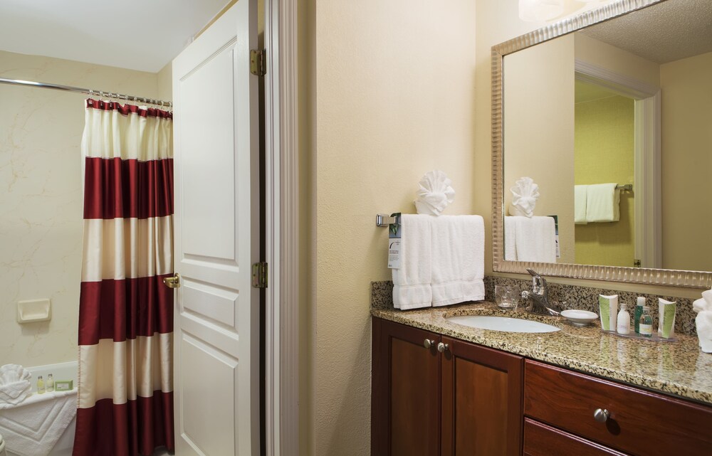 Suite, 2 Bedrooms - Bathroom
