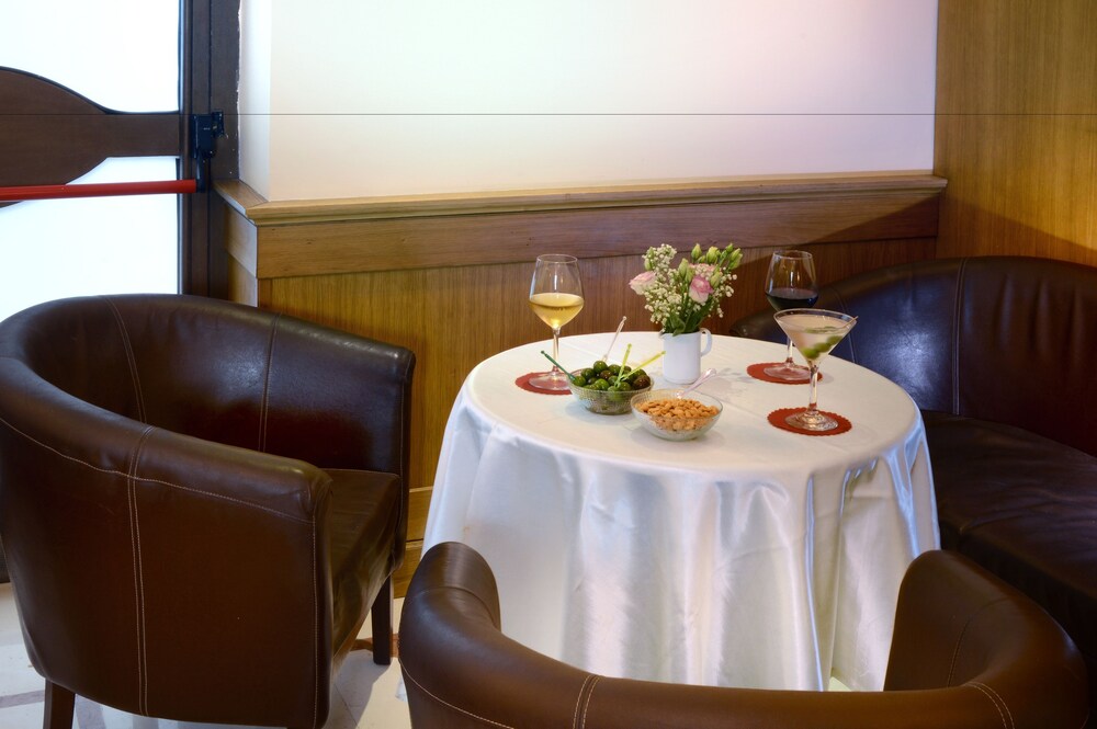 Hotel Bar