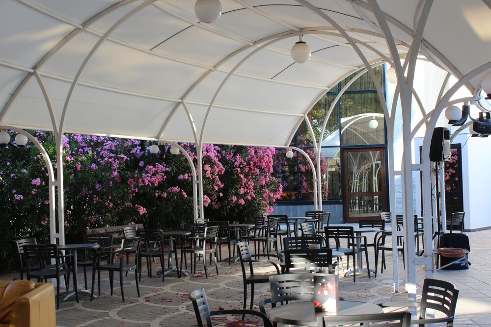 Hotel Bar