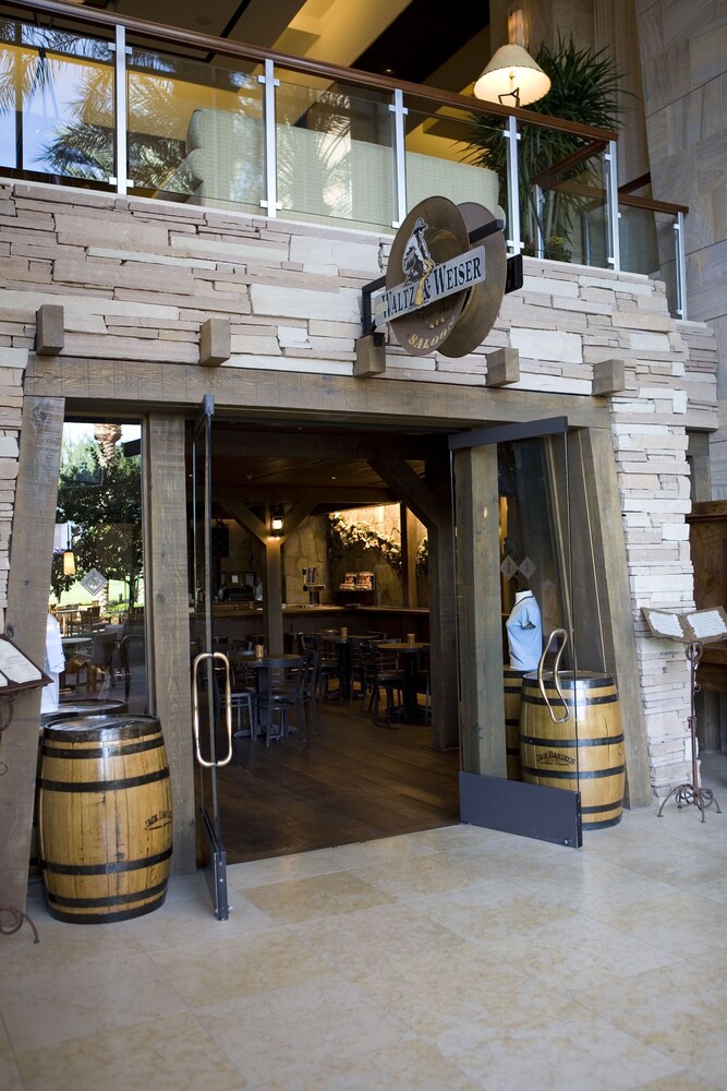 Hotel Bar