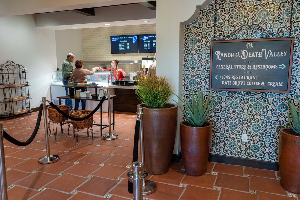 Coffee Shop