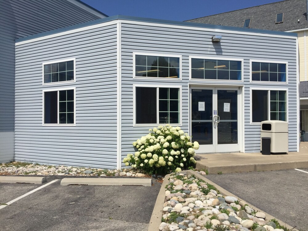 Aqua Center