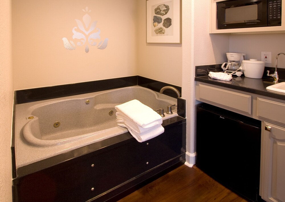 Jetted Tub