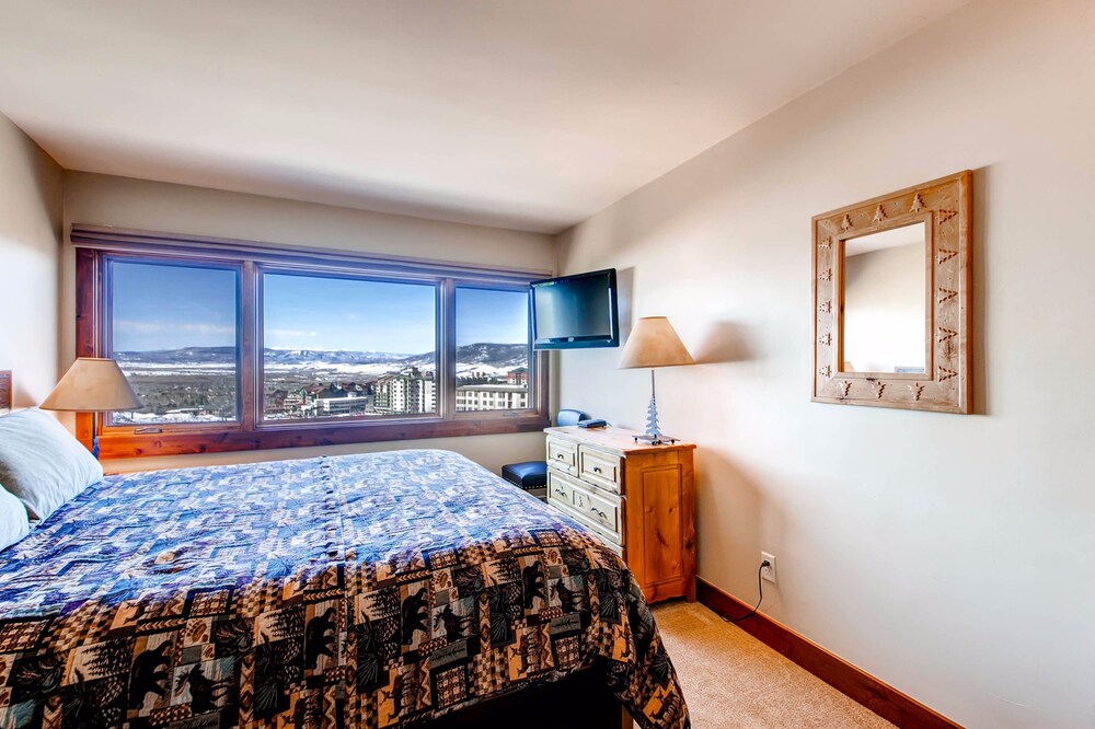 Deluxe Condo, 2 Bedrooms, 2 Bathrooms - Guestroom