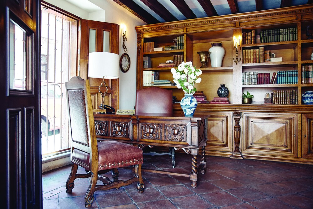 Concierge Desk