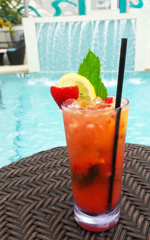 Poolside Bar