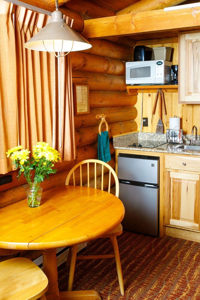 Cabin - In-Room Kitchenette