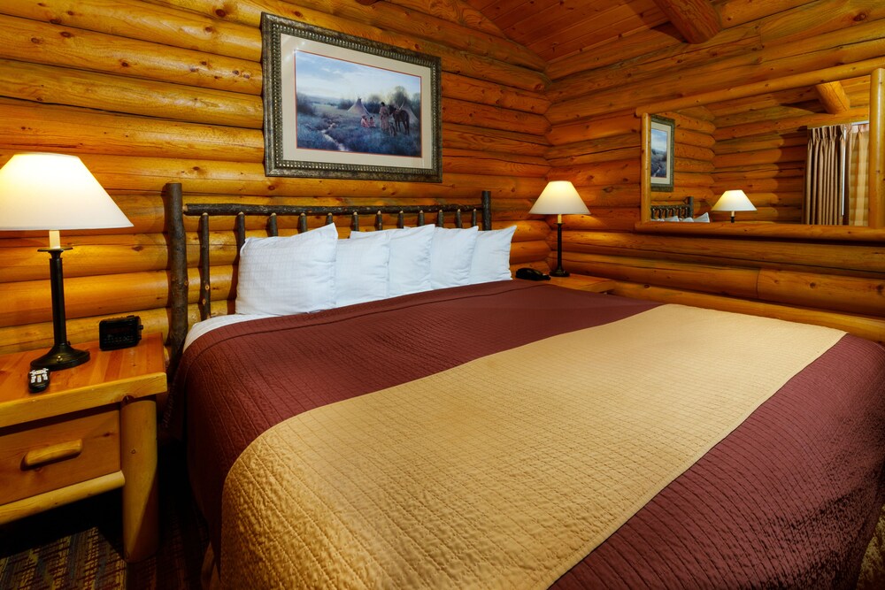 Deluxe Cabin, 1 King Bed - Guestroom
