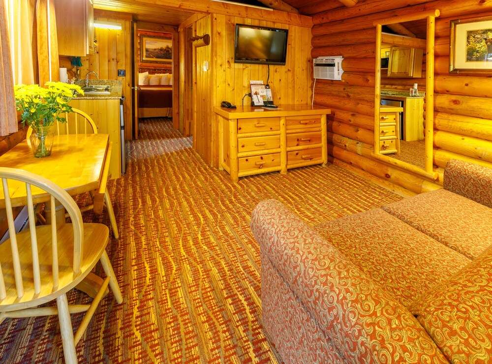 Deluxe Cabin, 1 King Bed - Living Room