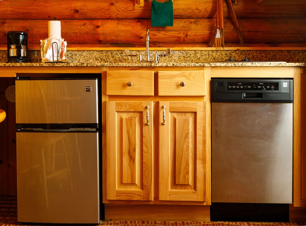 Deluxe Cabin, 2 Queen Beds w/Sofabed - In-Room Kitchenette