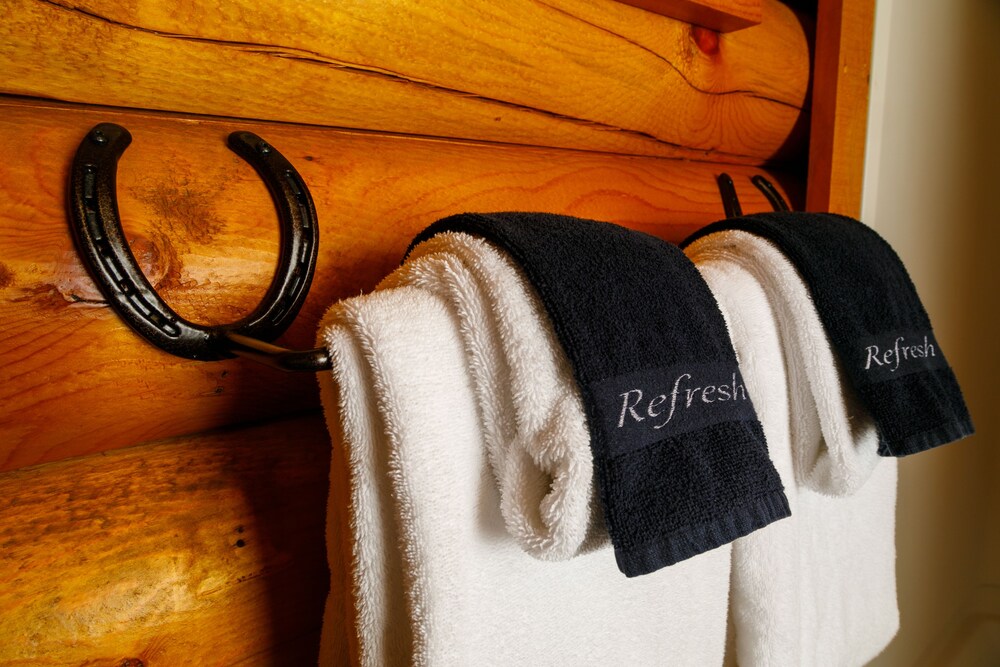 Deluxe Cabin, 1 King Bed - Bathroom
