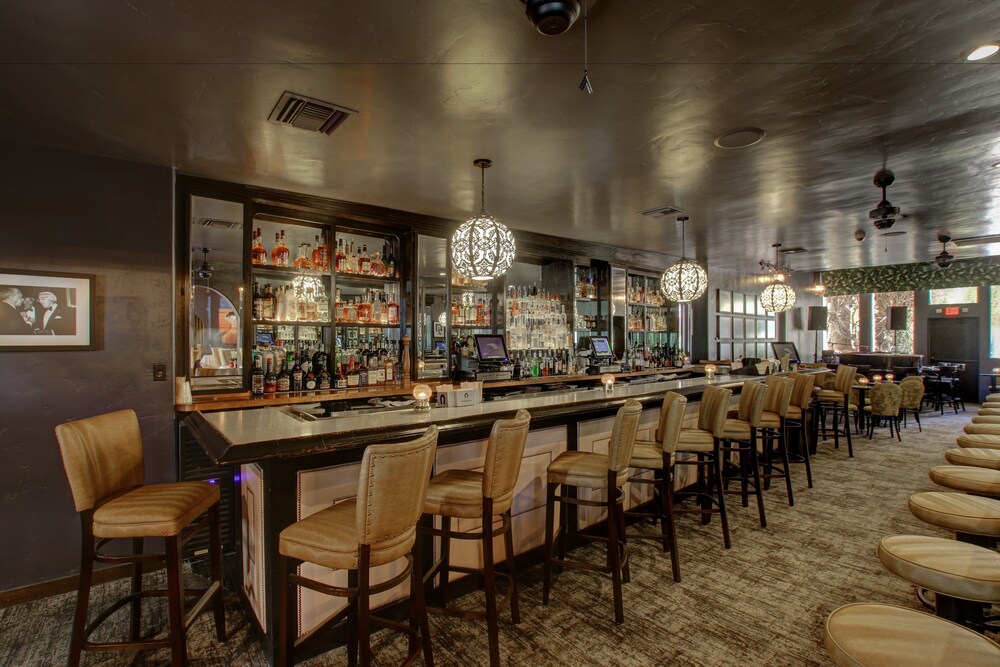 Hotel Bar