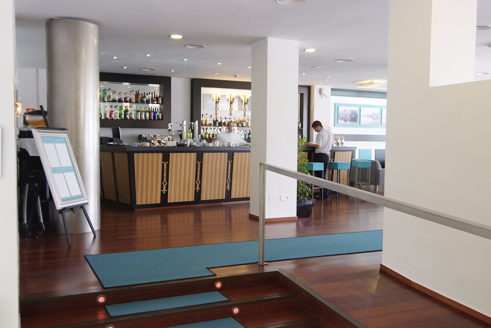 Hotel Bar