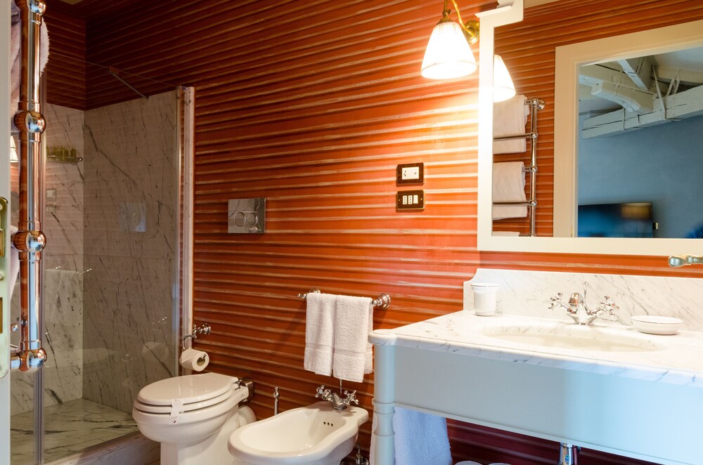 Junior Suite (Hammam) - Bathroom