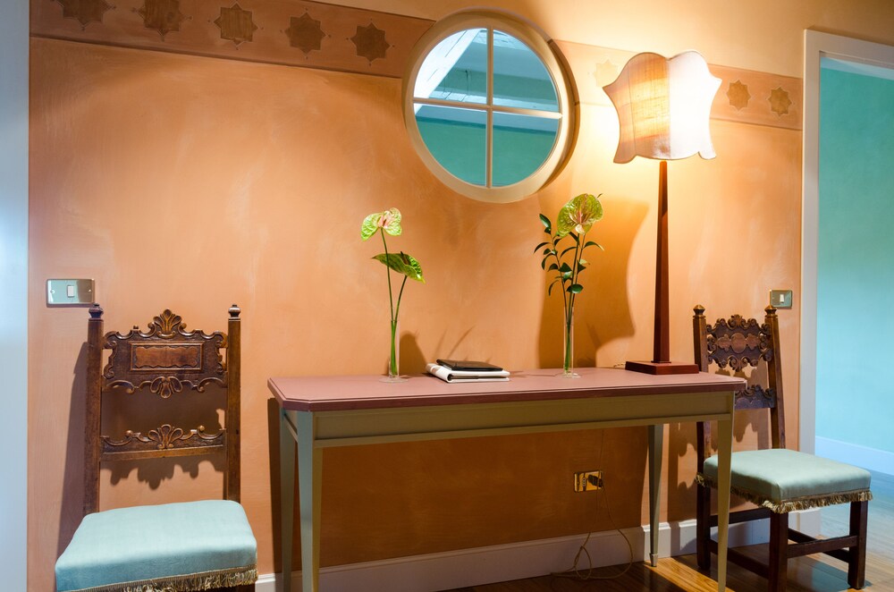 Junior Suite (Library) - Guestroom