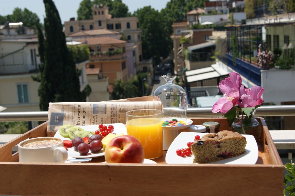 Room Service - Dining