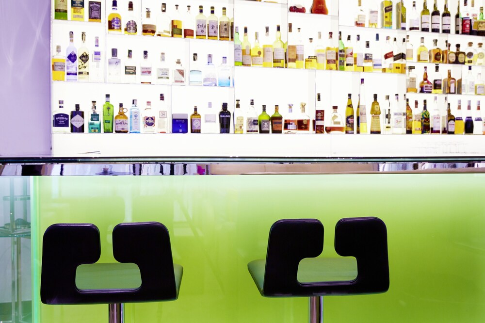 Hotel Bar