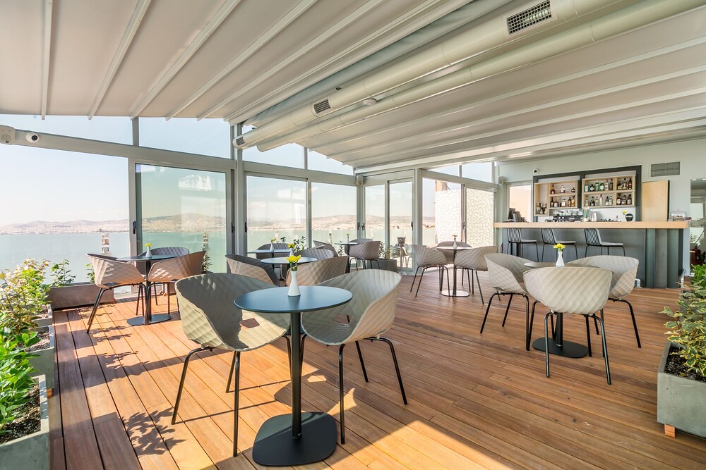 Hotel Lounge