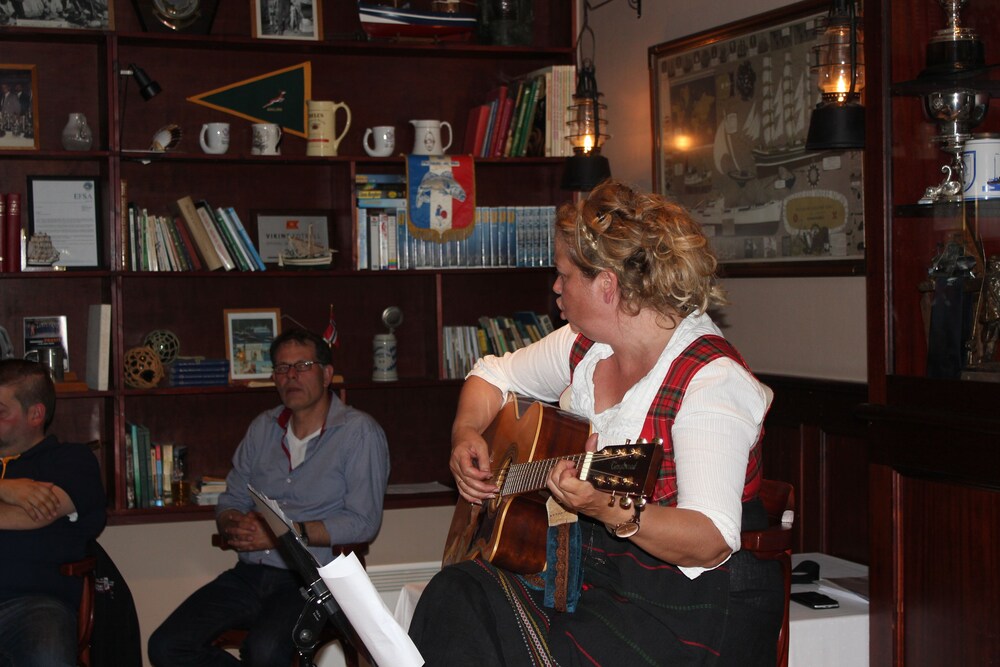 Hotel Bar