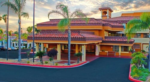 Hotel XOLA Trademark Collection by Wyndham