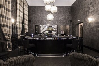 Hotel Bar