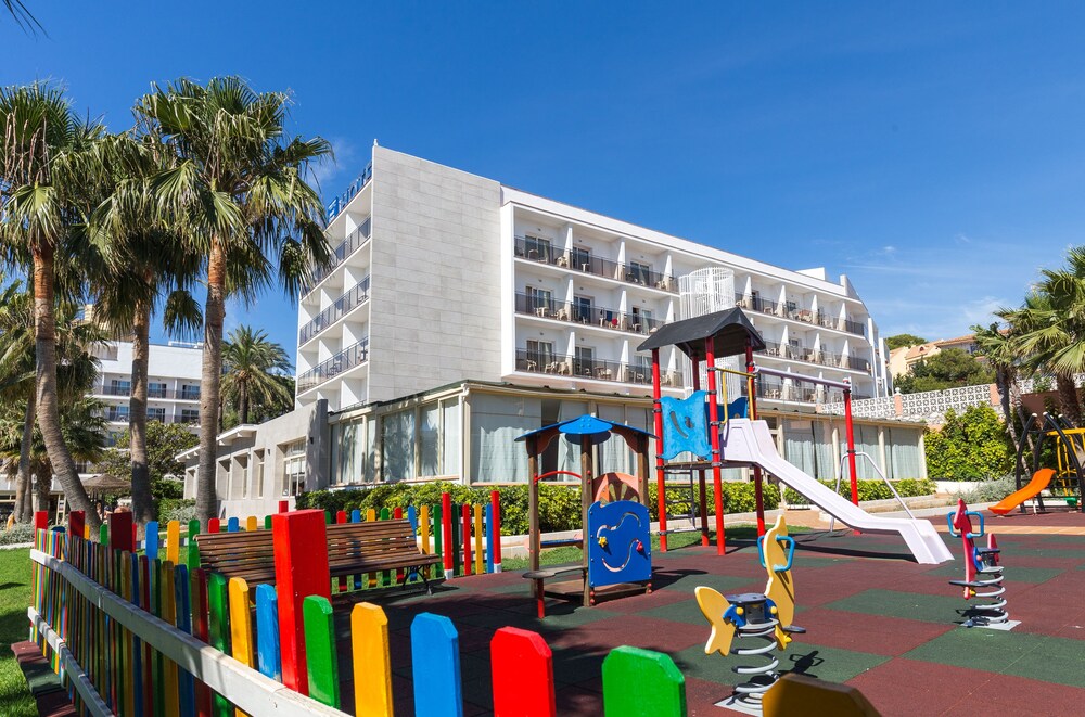 Zona de juegos infantil al aire libre