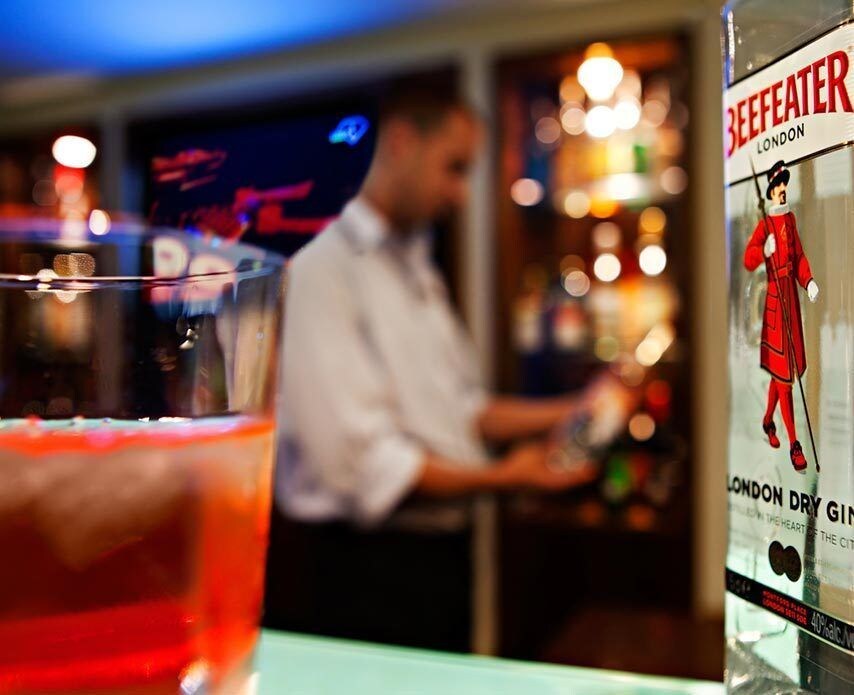 Hotel Bar