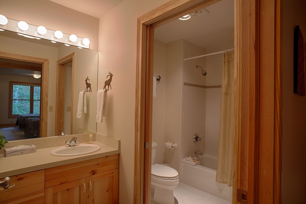 Condo, 3 Bedrooms - Bathroom