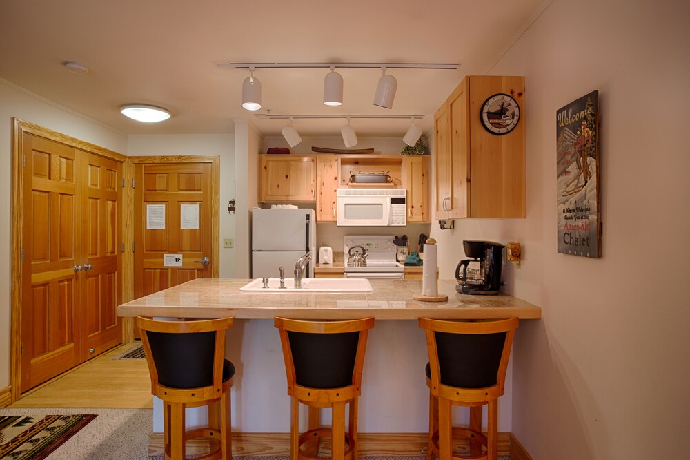 Condo, 2 Bedrooms - In-Room Kitchen