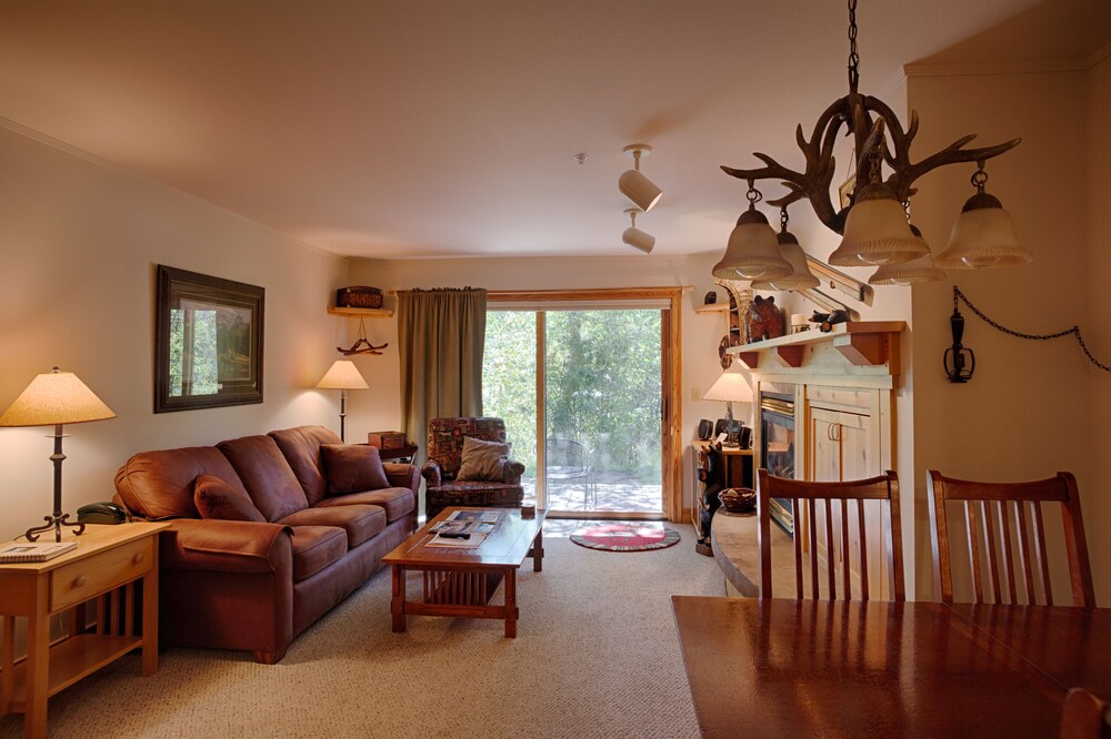Condo, 2 Bedrooms - Living Room