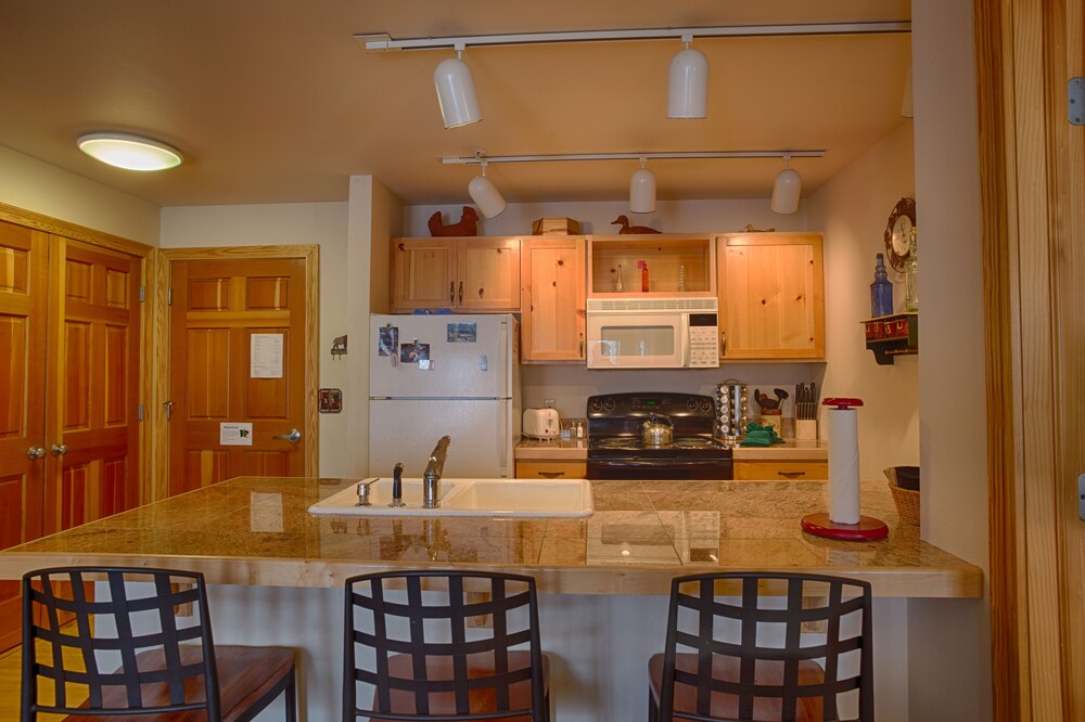 Condo, 1 Bedroom - In-Room Kitchen