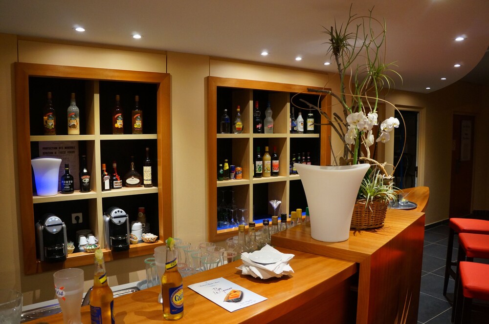 Hotel Bar