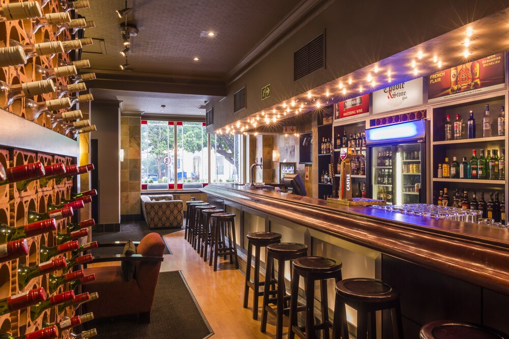 Hotel Bar