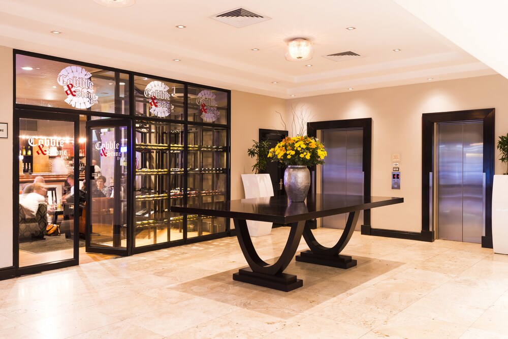 Hotel Bar