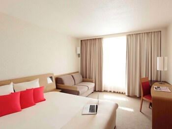 Turin Vacations - Novotel Torino Corso Giulio Cesare - Property Image 1