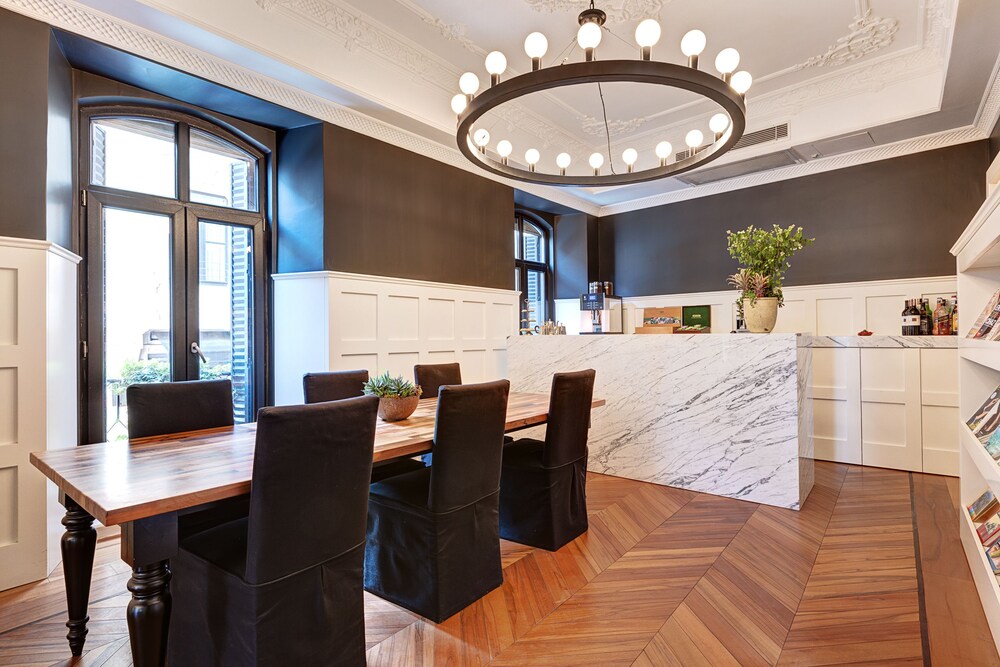 Hotel Bar