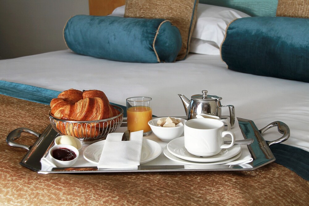 Room Service - Dining