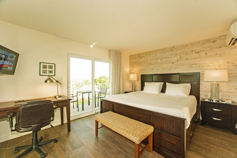 Deluxe Suite, 1 Bedroom - Featured Image