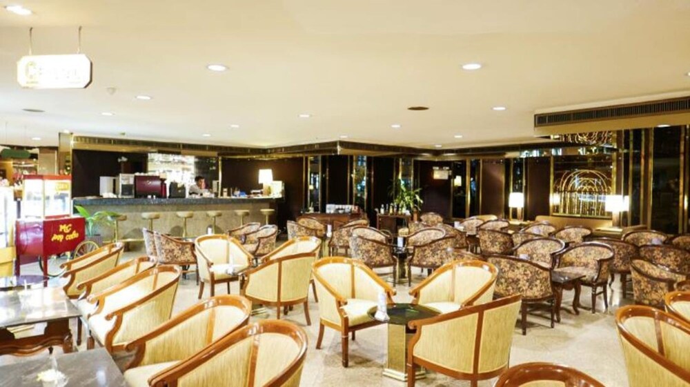 Bar-salon de l'hôtel