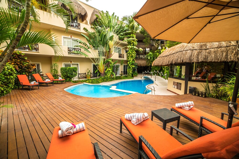 Sundeck